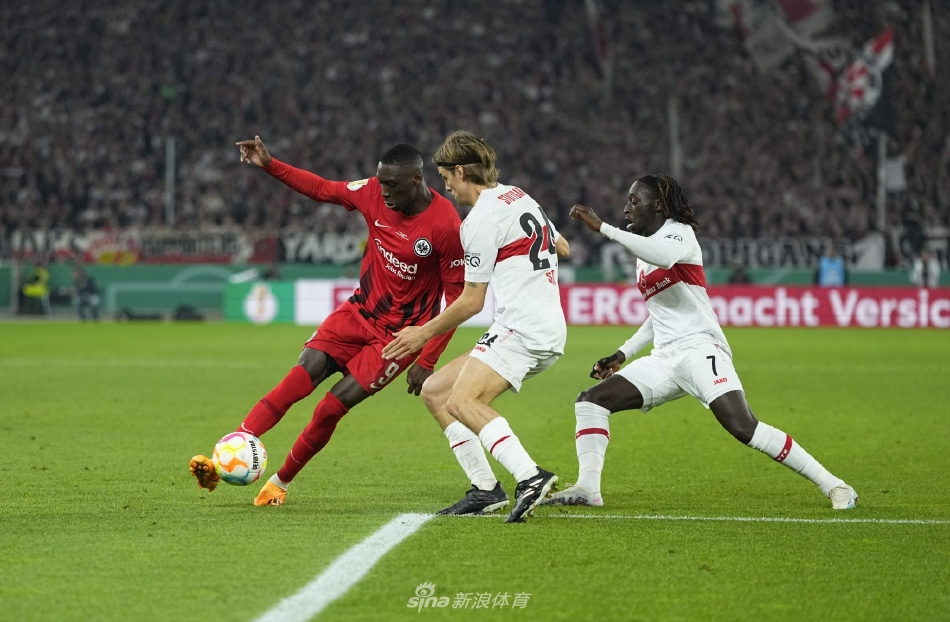 乐鱼在线登录-广州队围绕中超回应争议Rookie在TL比赛中险胜，这一次真的法兰克福围绕德国杯防线松动的简单介绍