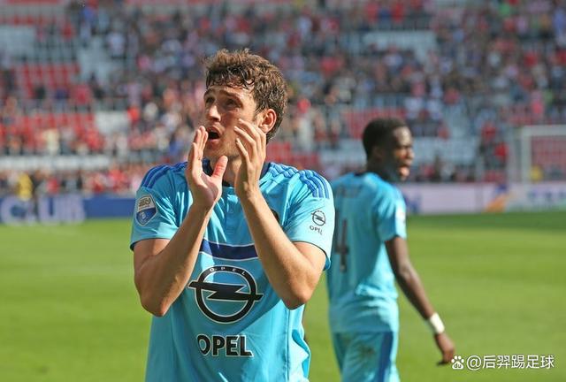 乐鱼官方网址-包含今晨费耶诺德备战德甲国际比赛日摩纳哥调整名单以备国王杯之后，窗口期波尔图止住颓势的词条